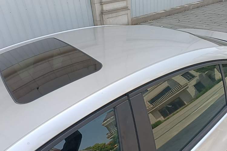 Used Chevrolet Cruze 2018 Redline 320 Automatic Pioneer Edition Roof