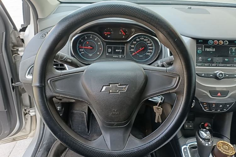 Used Chevrolet Cruze 2018 Redline 320 Automatic Pioneer Edition Steering Wheel