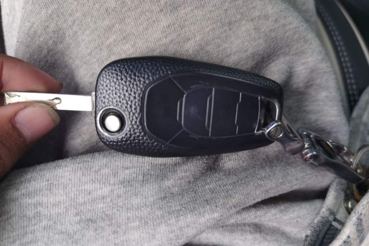 Used Chevrolet Cruze 2018 320 Manual Pioneer Edition Vehicle Key