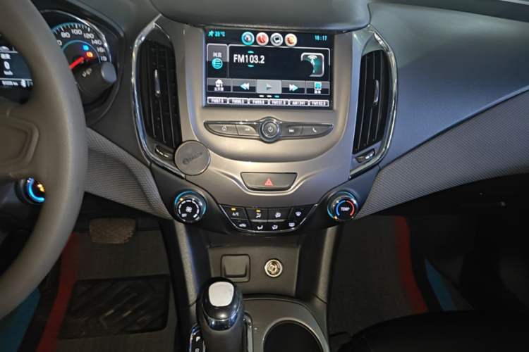 Used Chevrolet Cruze 2018 320 Automatic Pioneer Sunroof Edition Audio And AC Panel