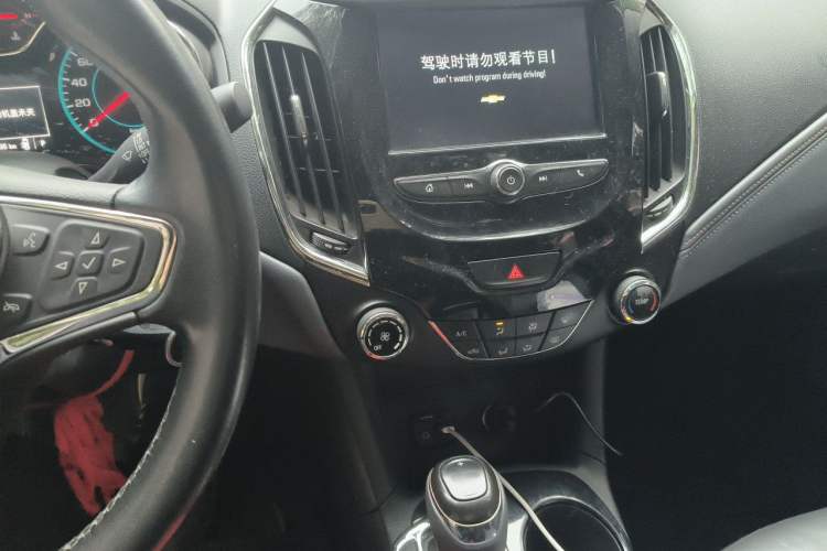 Used Chevrolet Cruze 2018 320 Automatic Xuanfeng Urban Edition Audio And AC Panel
