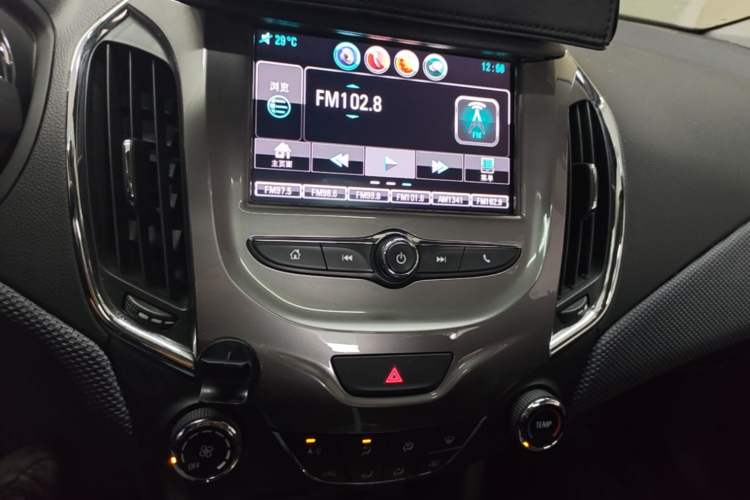 Used Chevrolet Cruze 2018 320 Automatic Pioneer Sunroof Edition Audio And AC Panel