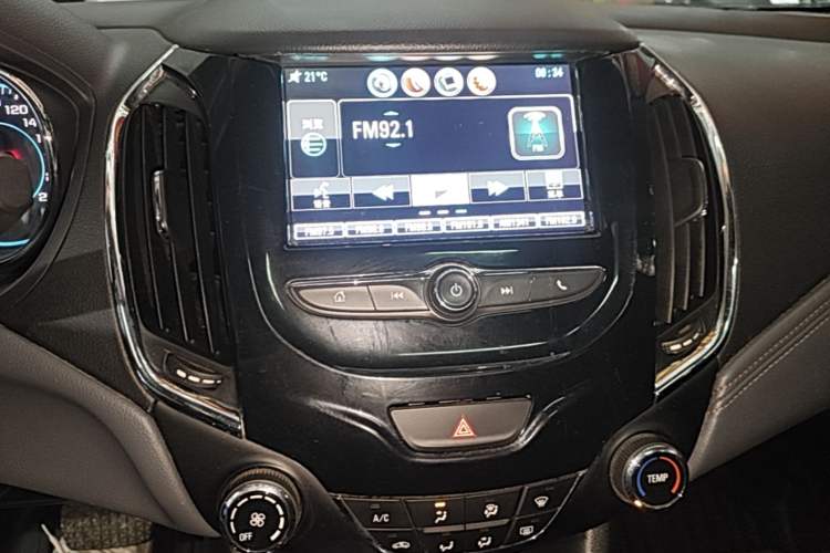 Used Chevrolet Cruze 2018 320 Automatic Xuanfeng Urban Edition Audio And AC Panel