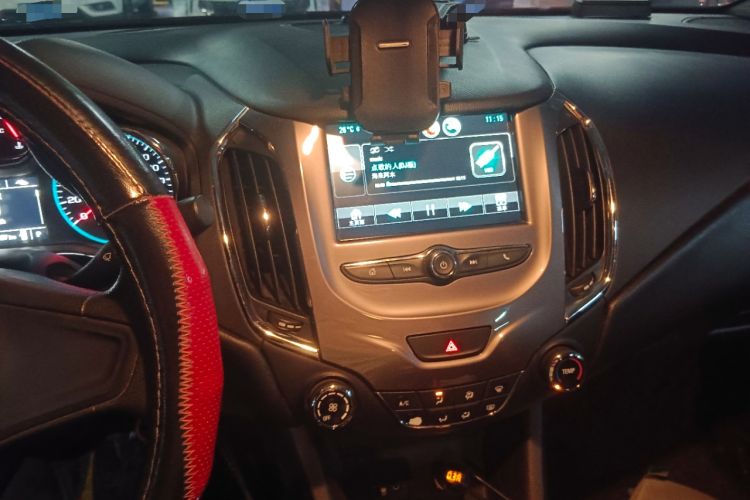 Used Chevrolet Cruze 2018 320 Automatic Pioneer Sunroof Edition Audio And AC Panel