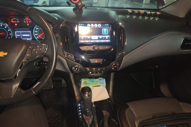 Used Chevrolet Cruze 2018 320 Automatic Xuanfeng Urban Edition Audio And AC Panel