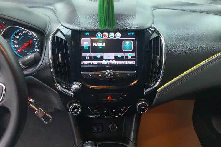 Used Chevrolet Cruze 2018 320 Automatic Xuanfeng Urban Edition Audio And AC Panel