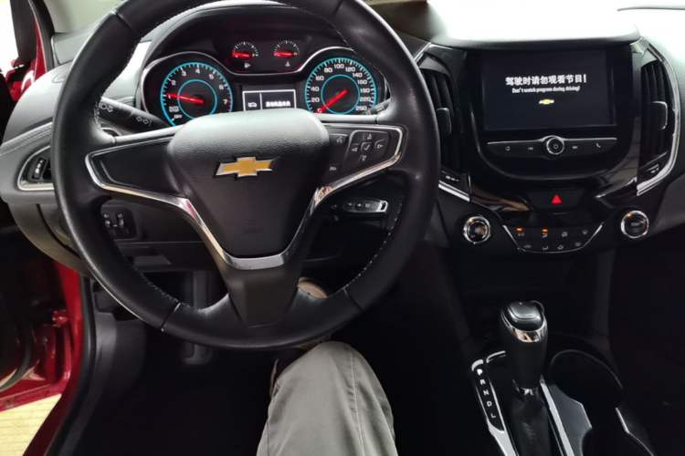 Used Chevrolet Cruze 2018 Revised 320 Automatic Xuanfeng Urban Edition Center Console