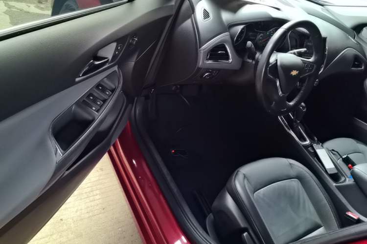 Used Chevrolet Cruze 2018 Revised 320 Automatic Xuanfeng Urban Edition Driver Seat