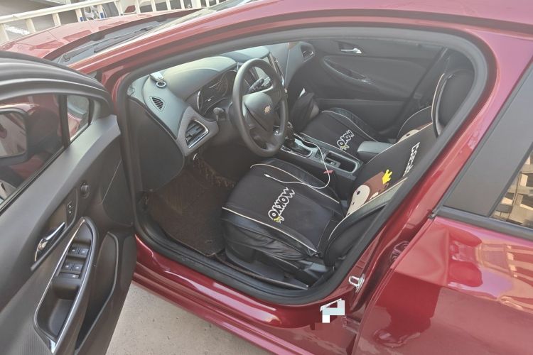 Used Chevrolet Cruze 2018 320 Automatic Pioneer Sunroof Edition Driver Seat