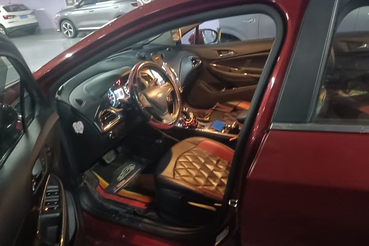 Used Chevrolet Cruze 2018 320 Automatic Pioneer Sunroof Edition Driver Seat