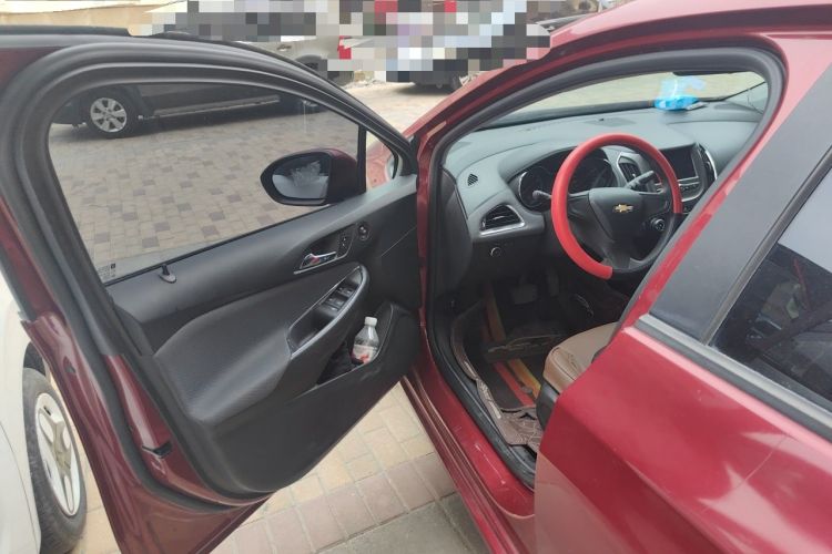 Used Chevrolet Cruze 2018 Hatchback 320 Automatic Pioneer Sunroof Edition Driver Seat