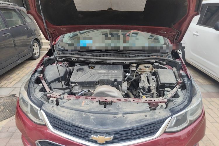 Used Chevrolet Cruze 2018 Hatchback 320 Automatic Pioneer Sunroof Edition Engine Bay