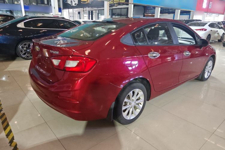 Used Chevrolet Cruze 2018 320 Automatic Pioneer Sunroof Edition Exterior 2