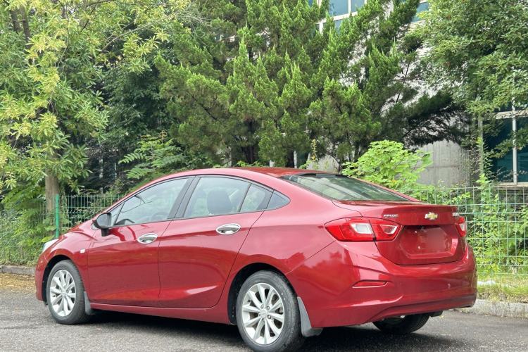 Used Chevrolet Cruze 2018 320 Automatic Pioneer Sunroof Edition Exterior 5