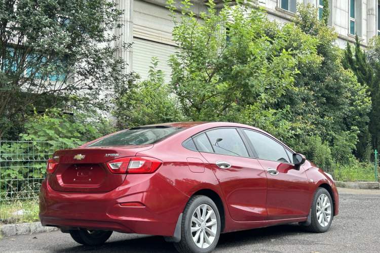 Used Chevrolet Cruze 2018 320 Automatic Pioneer Sunroof Edition Exterior 7