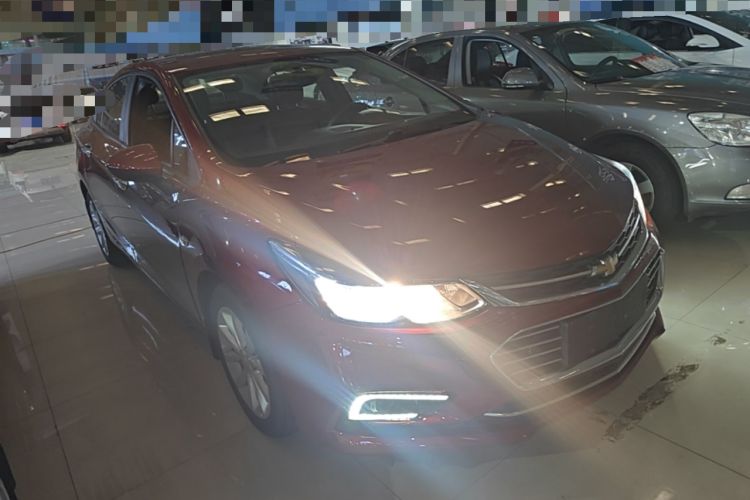 Used Chevrolet Cruze 2018 320 Automatic Pioneer Sunroof Edition Front Right 45 Deg