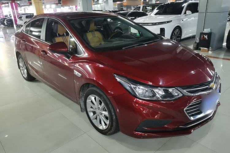 Used Chevrolet Cruze 2018 320 Automatic Pioneer Sunroof Edition Front Right 45 Deg