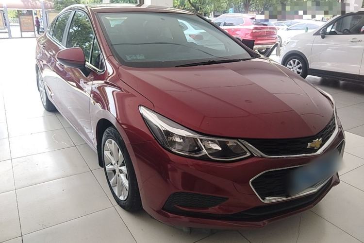 Used Chevrolet Cruze 2018 320 Automatic Pioneer Sunroof Edition Front Right 45 Deg