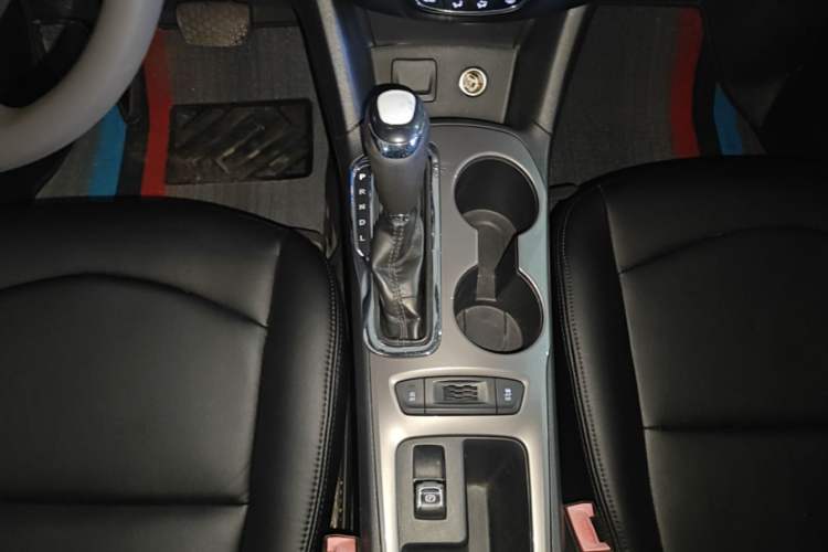 Used Chevrolet Cruze 2018 320 Automatic Pioneer Sunroof Edition Gear Lever