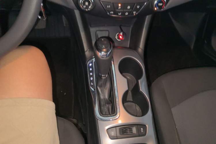 Used Chevrolet Cruze 2018 320 Automatic Pioneer Sunroof Edition Gear Lever