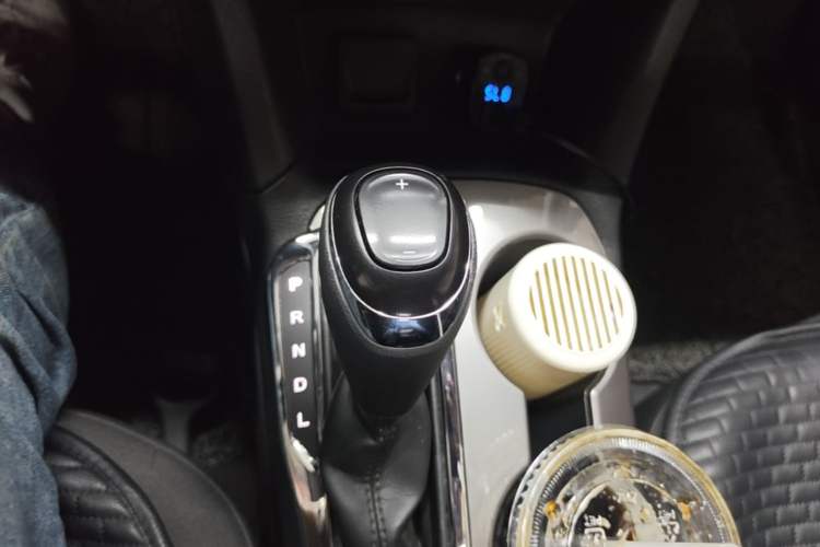 Used Chevrolet Cruze 2018 320 Automatic Pioneer Sunroof Edition Gear Lever