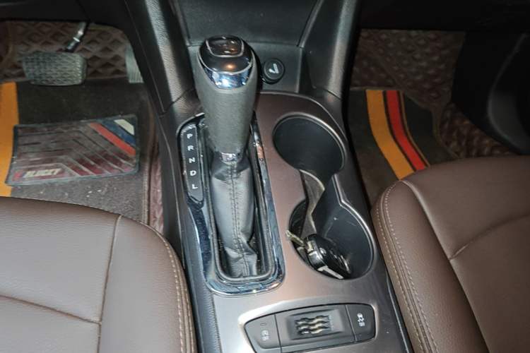 Used Chevrolet Cruze 2018 320 Automatic Pioneer Sunroof Edition Gear Lever