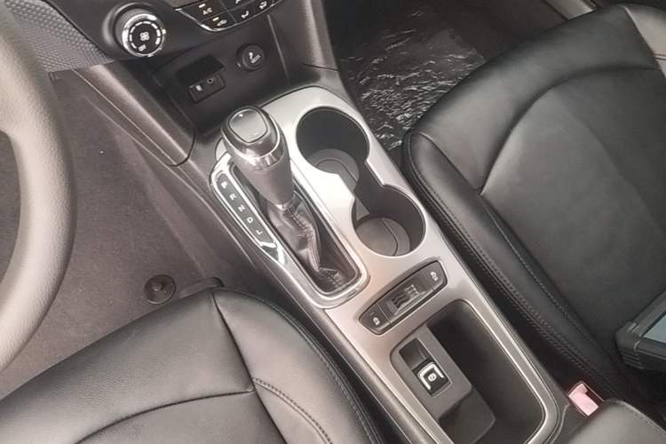 Used Chevrolet Cruze 2018 320 Automatic Pioneer Sunroof Edition Gear Lever