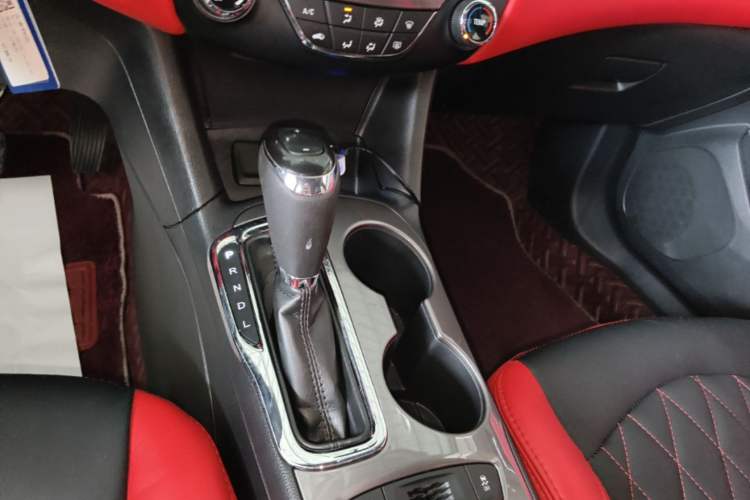 Used Chevrolet Cruze 2018 320 Automatic Pioneer Sunroof Edition Gear Lever