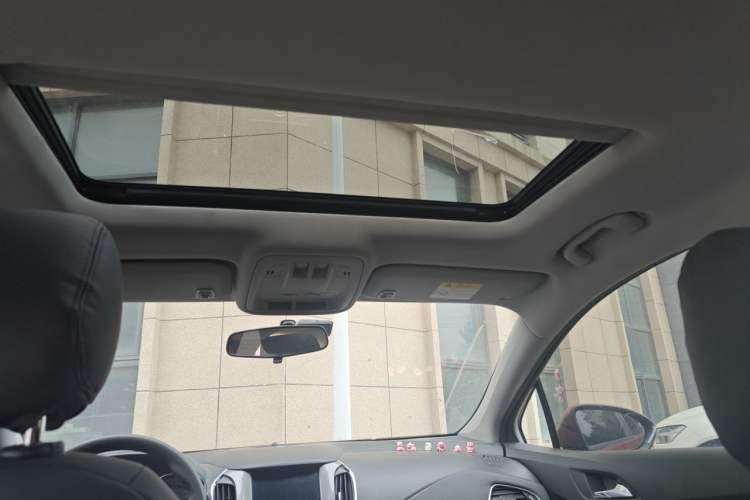 Used Chevrolet Cruze 2018 320 Automatic Pioneer Sunroof Edition Headliner