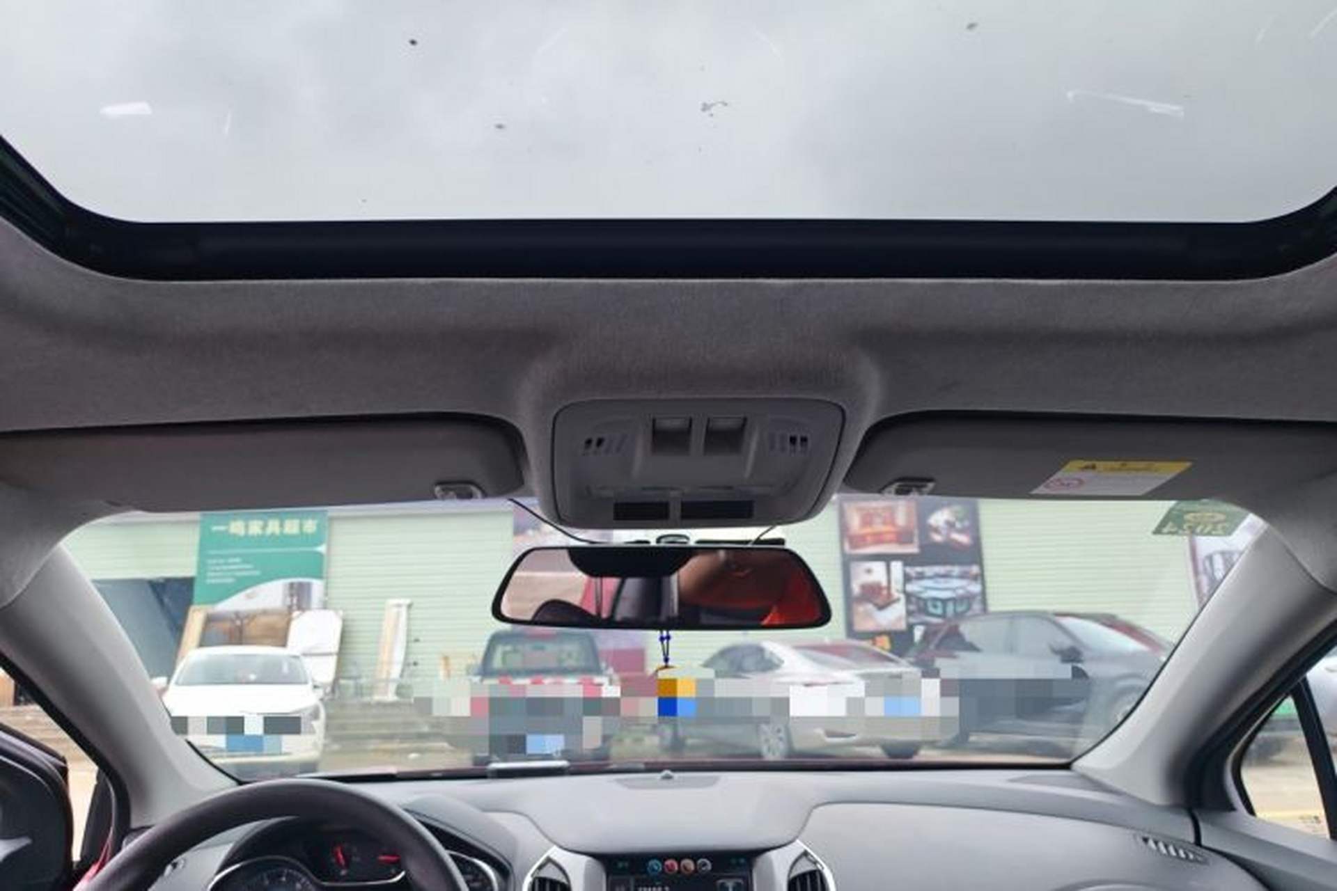 Used Chevrolet Cruze 2018 Hatchback 320 Automatic Pioneer Sunroof Edition Headliner