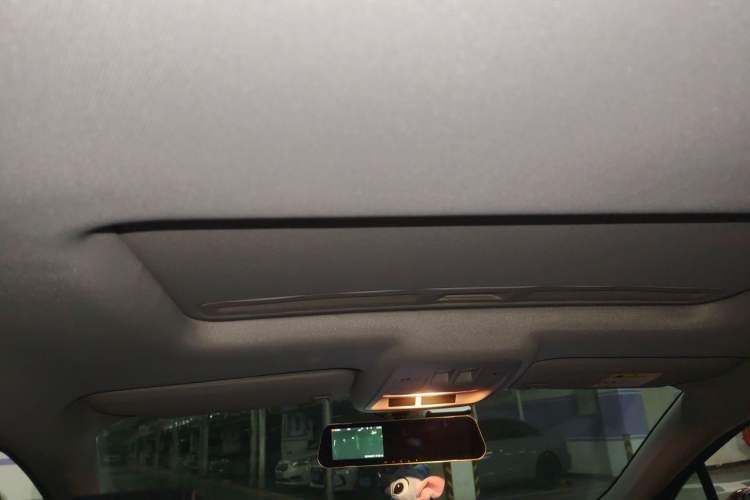 Used Chevrolet Cruze 2018 320 Automatic Pioneer Sunroof Edition Headliner