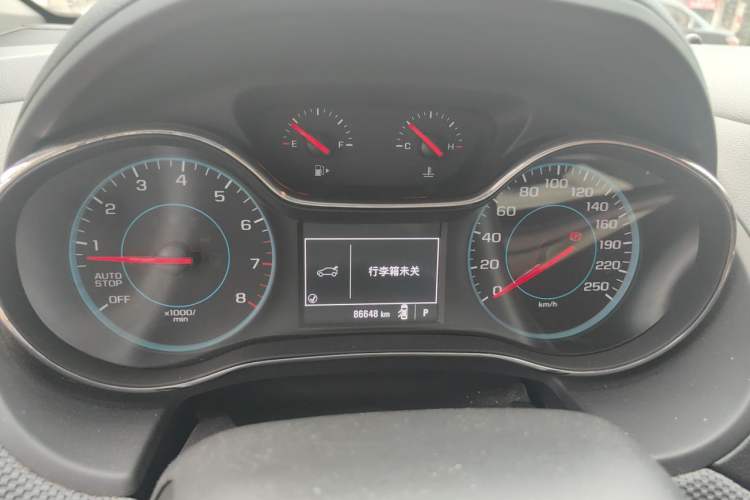 Used Chevrolet Cruze 2018 Hatchback 320 Automatic Pioneer Sunroof Edition Instrument Cluster