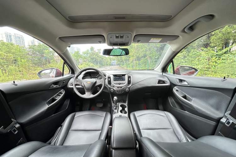 Used Chevrolet Cruze 2018 320 Automatic Pioneer Sunroof Edition Interior 2