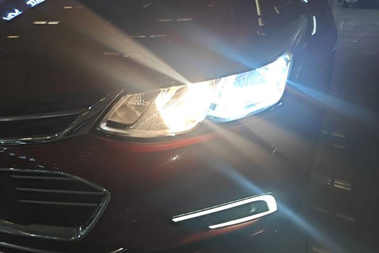 Used Chevrolet Cruze 2018 320 Automatic Pioneer Sunroof Edition Left Front Headlight