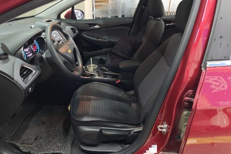 Used Chevrolet Cruze 2018 320 Automatic Pioneer Sunroof Edition Left Front Seat
