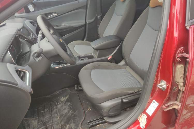 Used Chevrolet Cruze 2018 320 Automatic Pioneer Sunroof Edition Left Front Seat