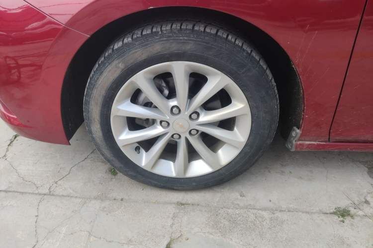 Used Chevrolet Cruze 2018 320 Automatic Pioneer Sunroof Edition Left Front Wheel Hub