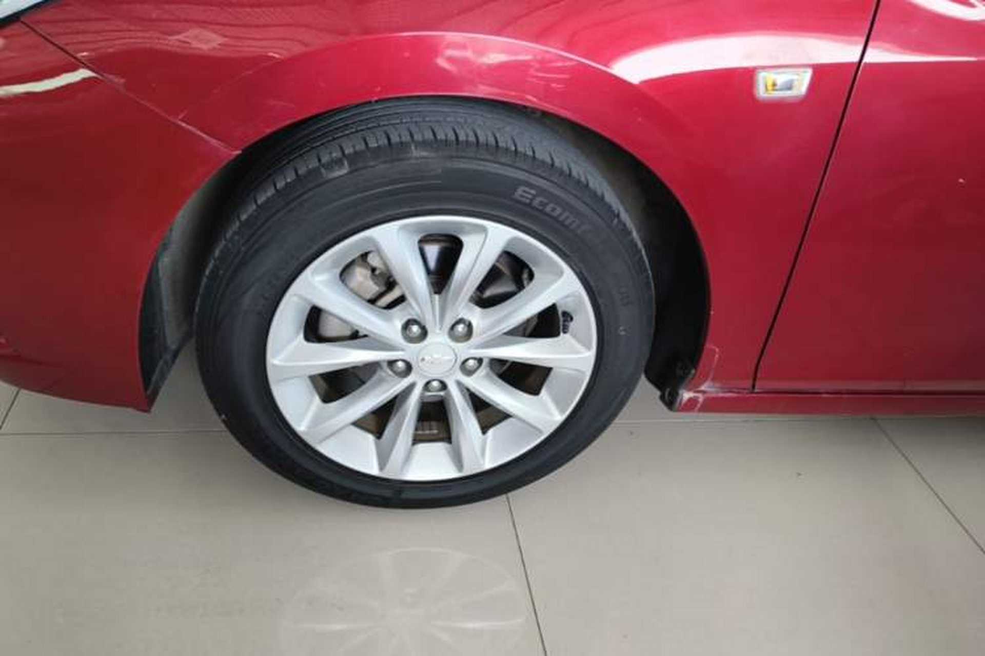 Used Chevrolet Cruze 2018 320 Automatic Pioneer Sunroof Edition Left Front Wheel Hub