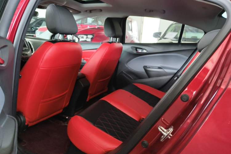 Used Chevrolet Cruze 2018 320 Automatic Pioneer Sunroof Edition Left Rear Seat