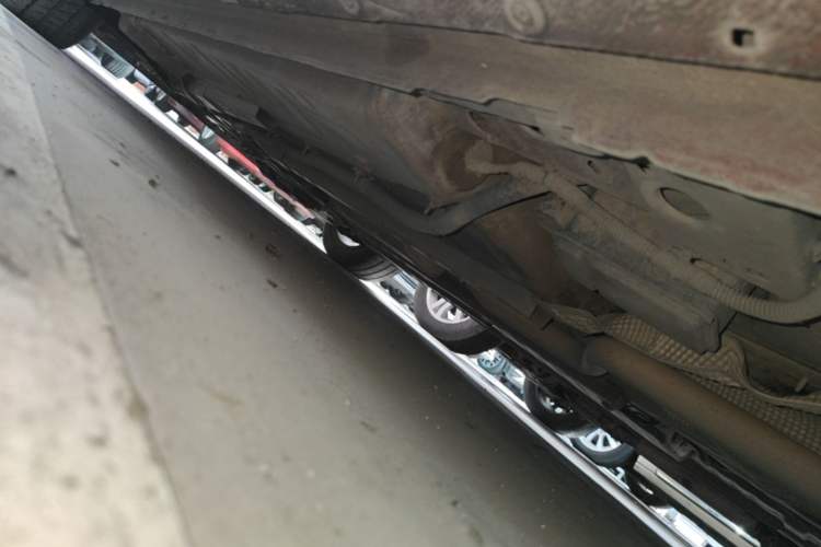 Used Chevrolet Cruze 2018 320 Automatic Pioneer Sunroof Edition Left Side Sill