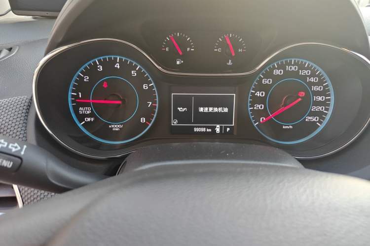 Used Chevrolet Cruze 2018 320 Automatic Pioneer Sunroof Edition Odometer Close Up