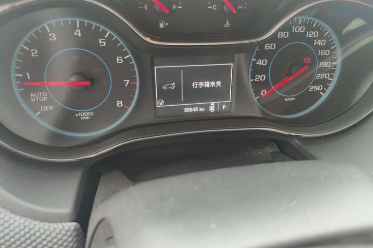 Used Chevrolet Cruze 2018 Hatchback 320 Automatic Pioneer Sunroof Edition Odometer Close Up