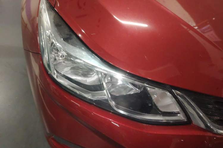 Used Chevrolet Cruze 2018 320 Automatic Pioneer Sunroof Edition Right Front Headlight