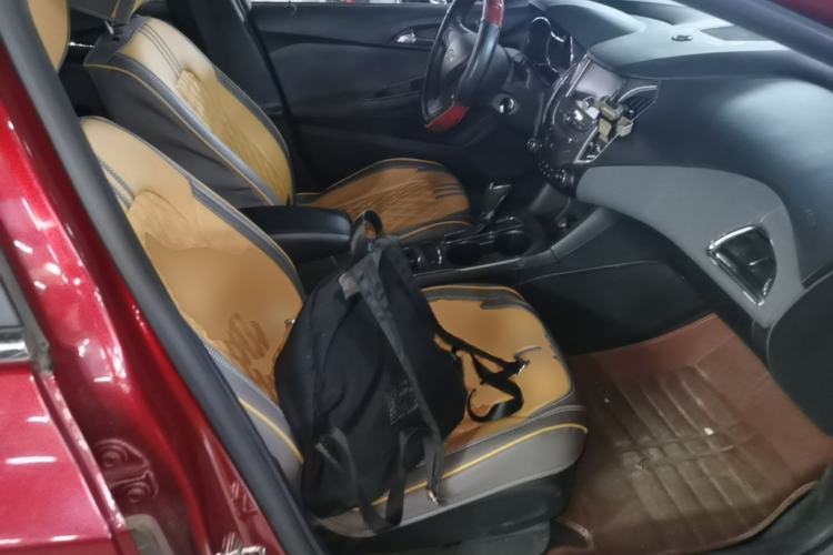 Used Chevrolet Cruze 2018 320 Automatic Pioneer Sunroof Edition Right Front Seat