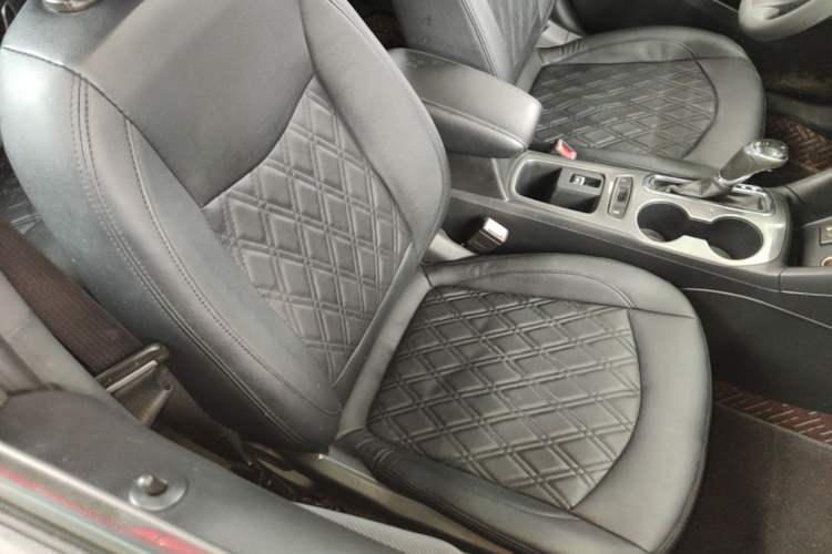 Used Chevrolet Cruze 2018 320 Automatic Pioneer Sunroof Edition Right Front Seat