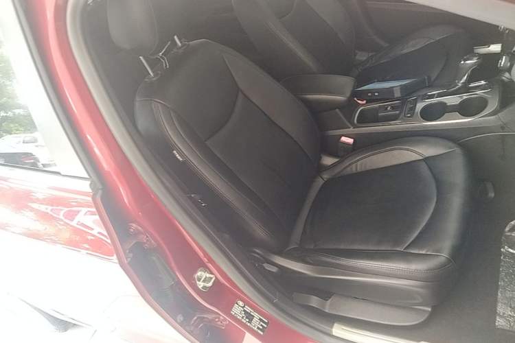 Used Chevrolet Cruze 2018 320 Automatic Pioneer Sunroof Edition Right Front Seat