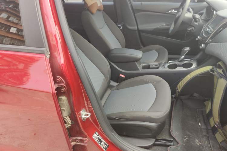 Used Chevrolet Cruze 2018 320 Automatic Pioneer Sunroof Edition Right Front Seat