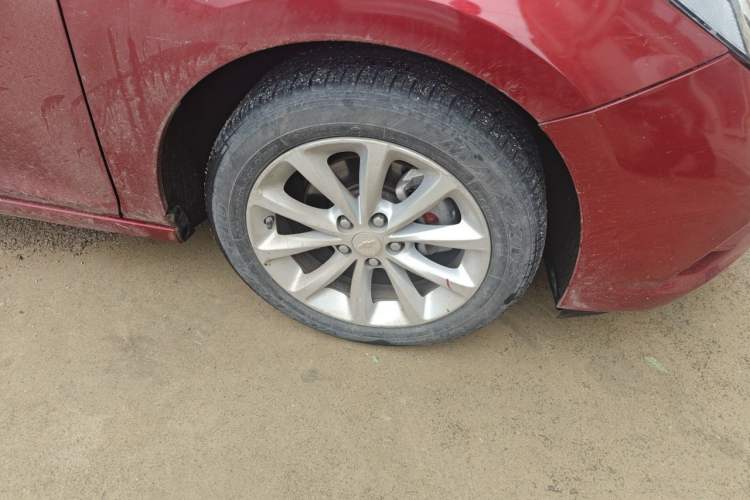Used Chevrolet Cruze 2018 320 Automatic Pioneer Sunroof Edition Right Front Wheel Hub