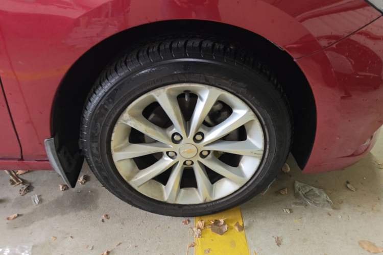 Used Chevrolet Cruze 2018 320 Automatic Pioneer Sunroof Edition Right Front Wheel Hub