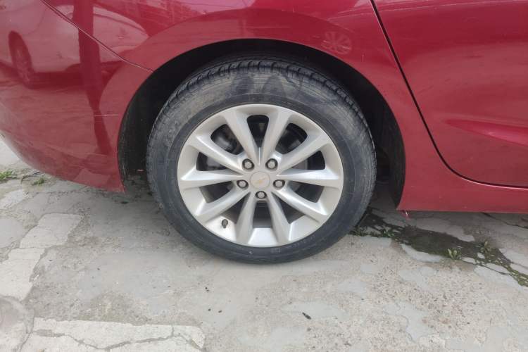 Used Chevrolet Cruze 2018 320 Automatic Pioneer Sunroof Edition Right Rear Wheel Hub